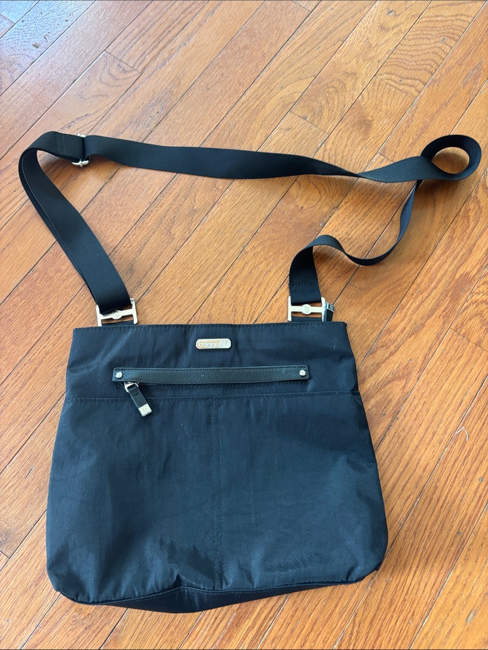 Baggallini Black Nylon Crossbody Messenger Bag